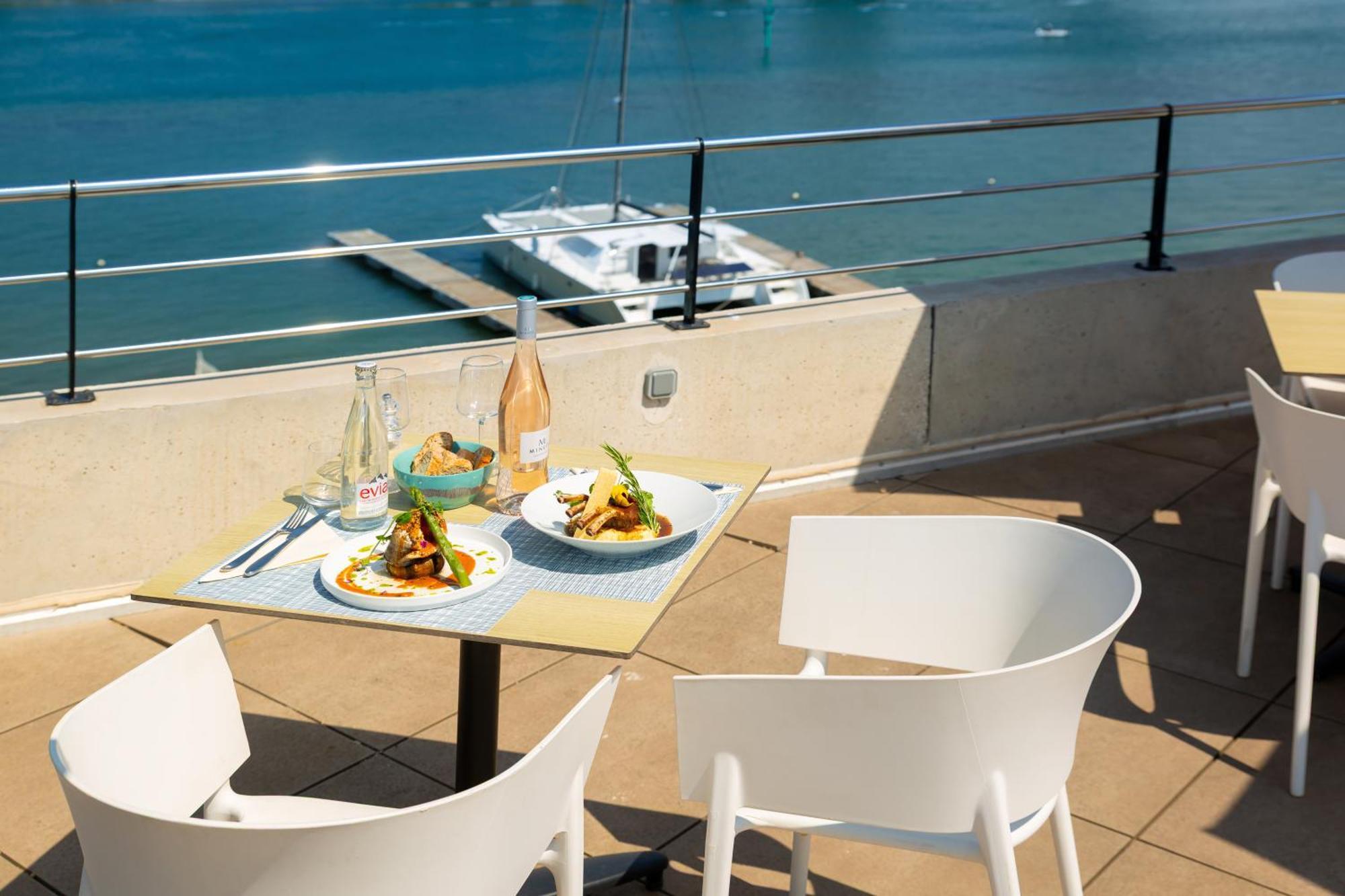 Golden Tulip Hotel & Rooftop Martigues Provence Экстерьер фото