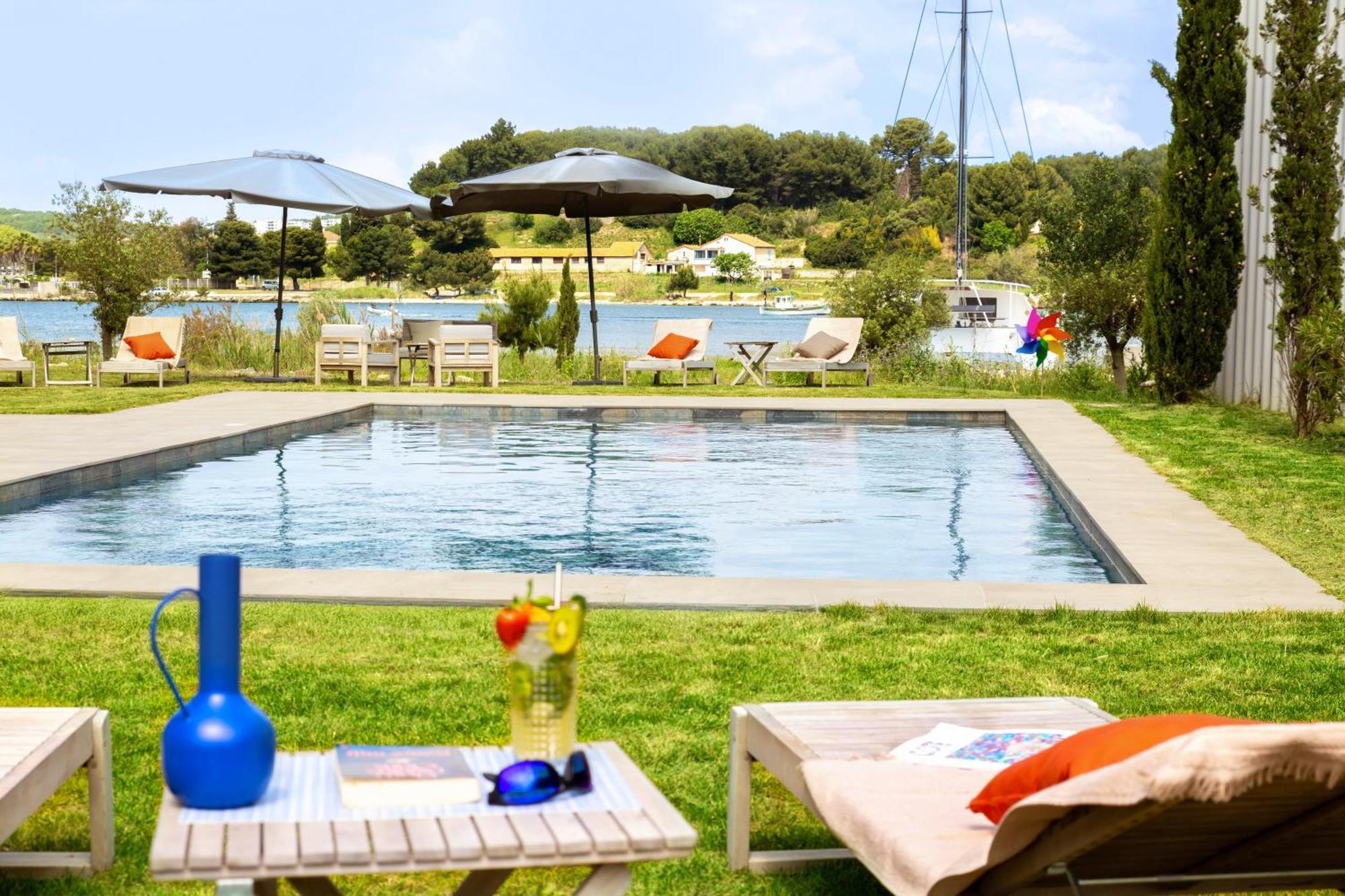 Golden Tulip Hotel & Rooftop Martigues Provence Экстерьер фото